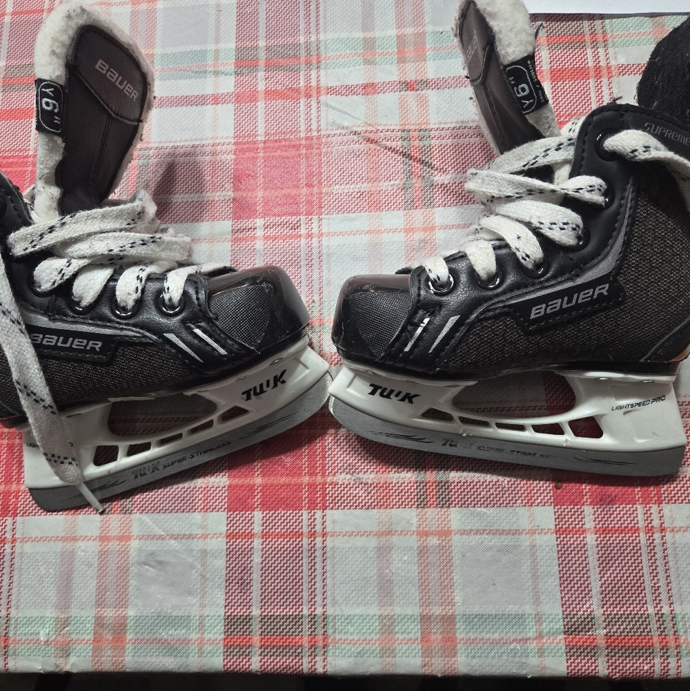 Bauer Kids Black and White Ice Skates